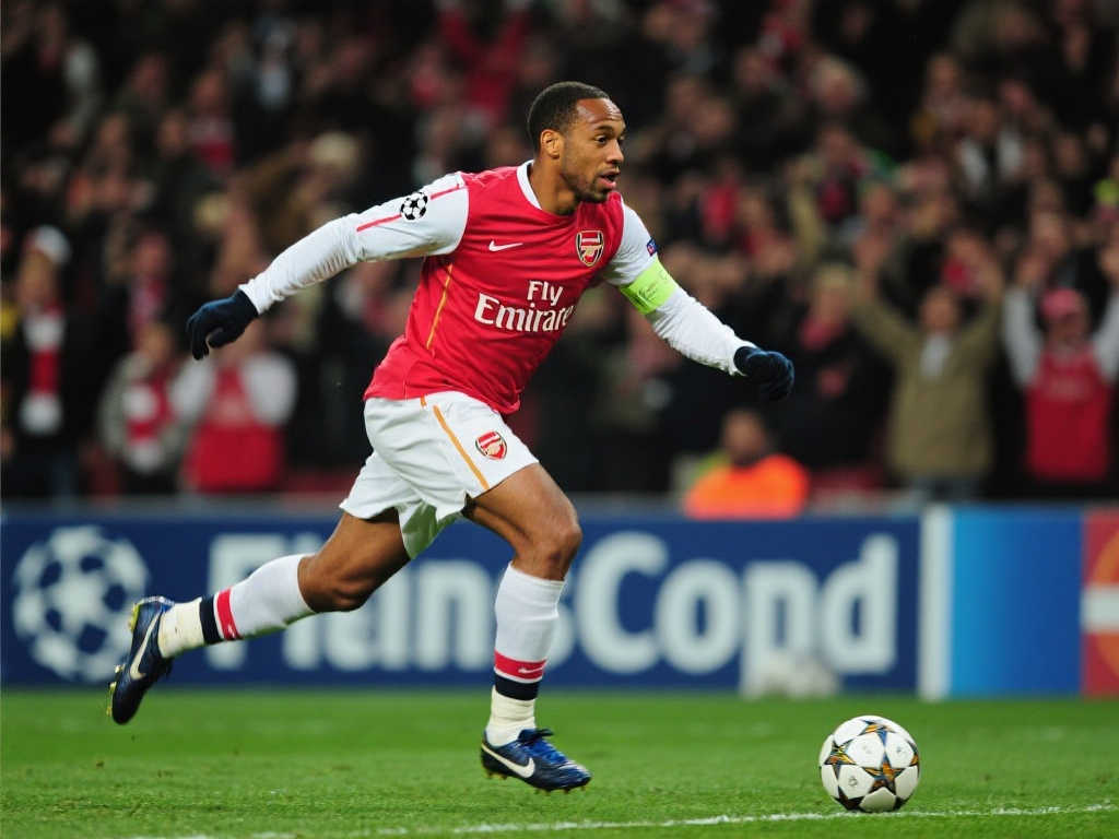 阿森纳队史单赛季欧冠进球超5球，仅亨利与萨二人做到